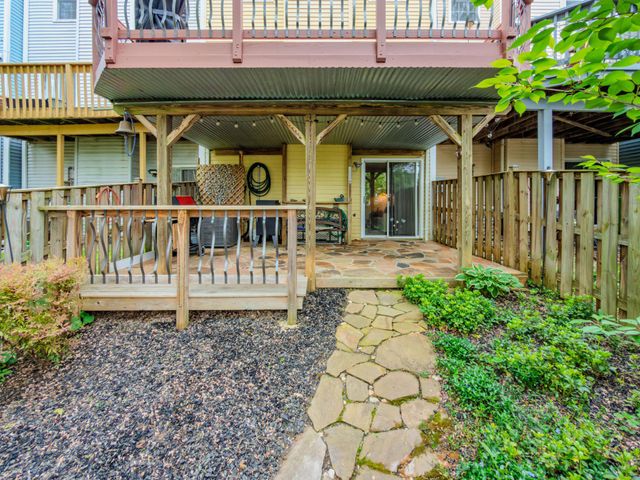 870 BAYRIDGE DR, Gaithersburg, MD 20878