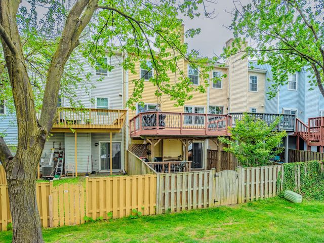 870 BAYRIDGE DR, Gaithersburg, MD 20878