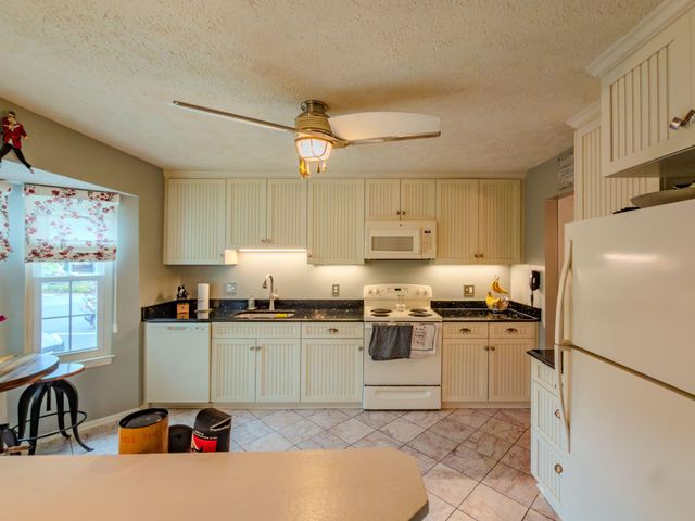 870 BAYRIDGE DR, Gaithersburg, MD 20878