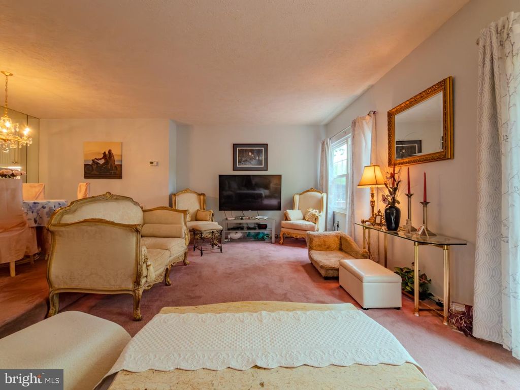 Image 11 of property listing at 870 BAYRIDGE DR, Gaithersburg, MD 20878