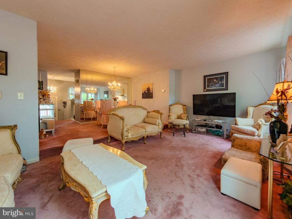 Image 12 of property listing at 870 BAYRIDGE DR, Gaithersburg, MD 20878