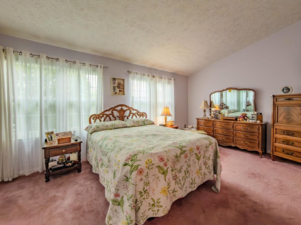 Image 18 of property listing at 870 BAYRIDGE DR, Gaithersburg, MD 20878