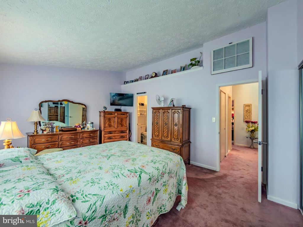 Image 19 of property listing at 870 BAYRIDGE DR, Gaithersburg, MD 20878