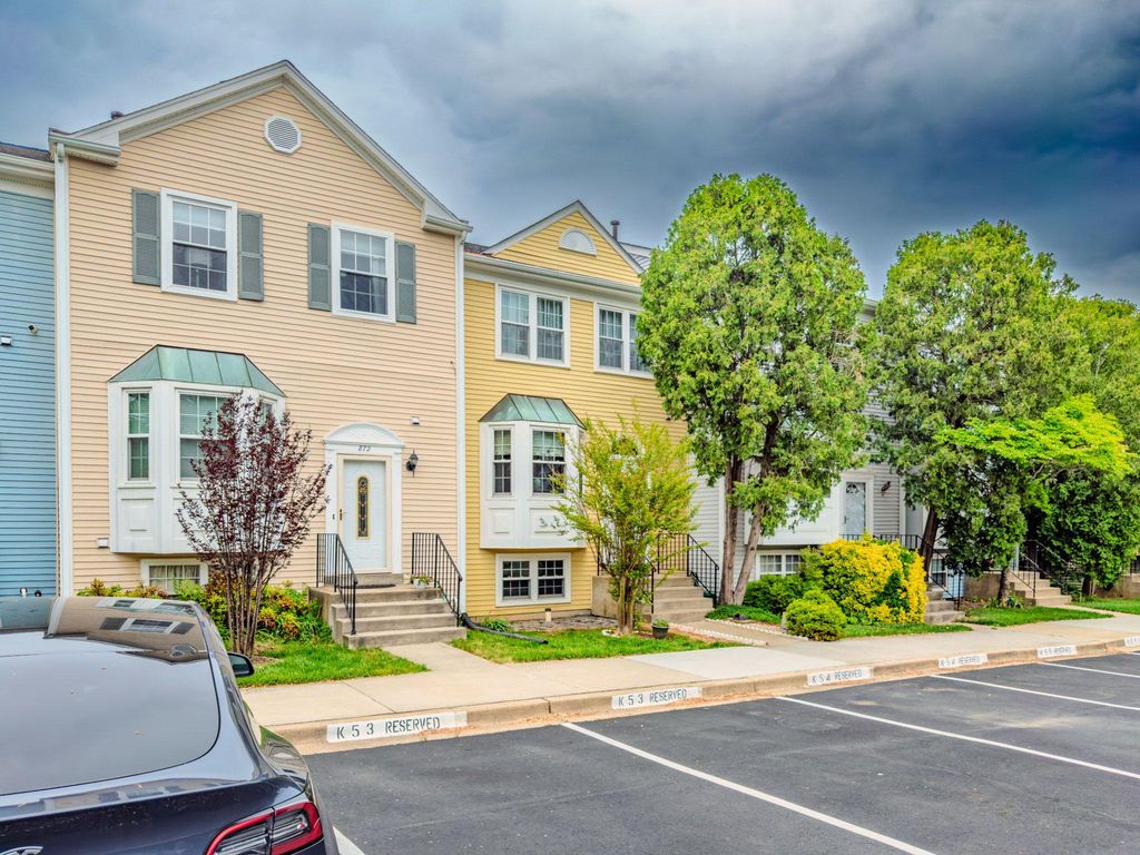 Image 3 of property listing at 870 BAYRIDGE DR, Gaithersburg, MD 20878