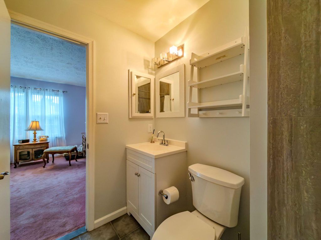 Image 20 of property listing at 870 BAYRIDGE DR, Gaithersburg, MD 20878