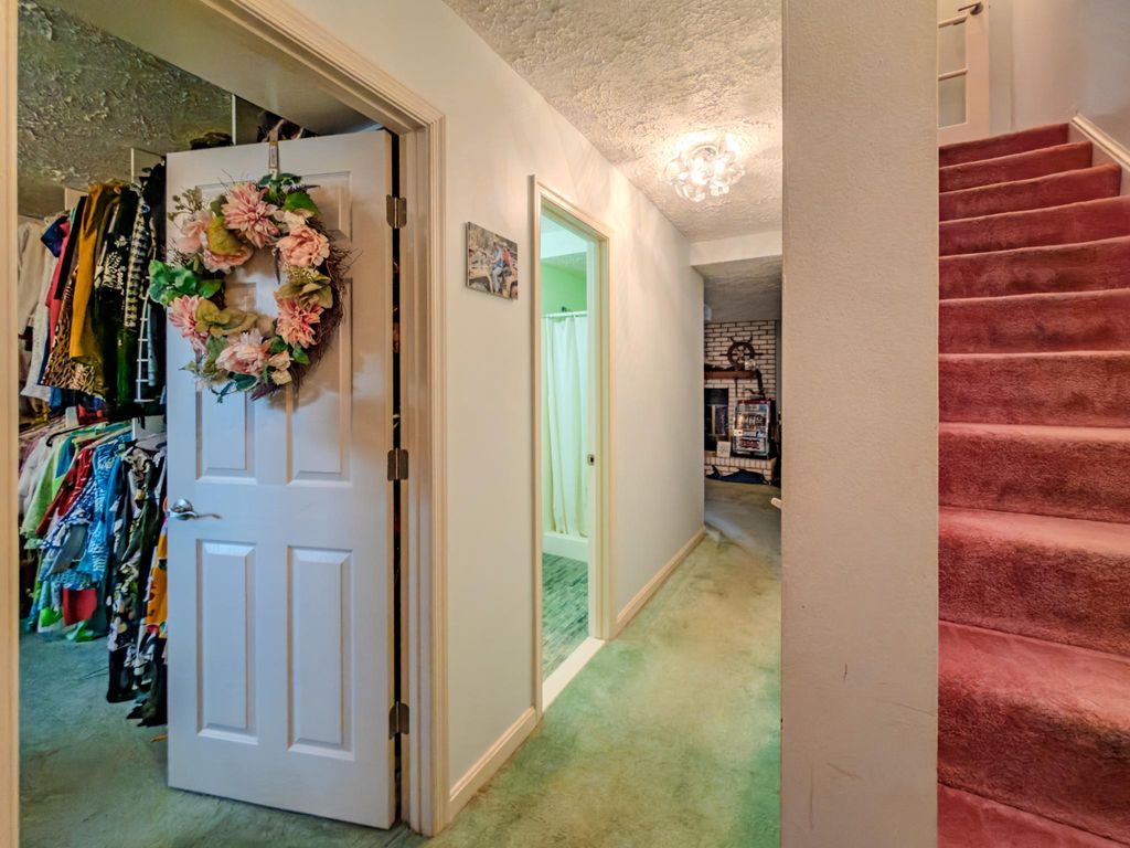 Image 28 of property listing at 870 BAYRIDGE DR, Gaithersburg, MD 20878