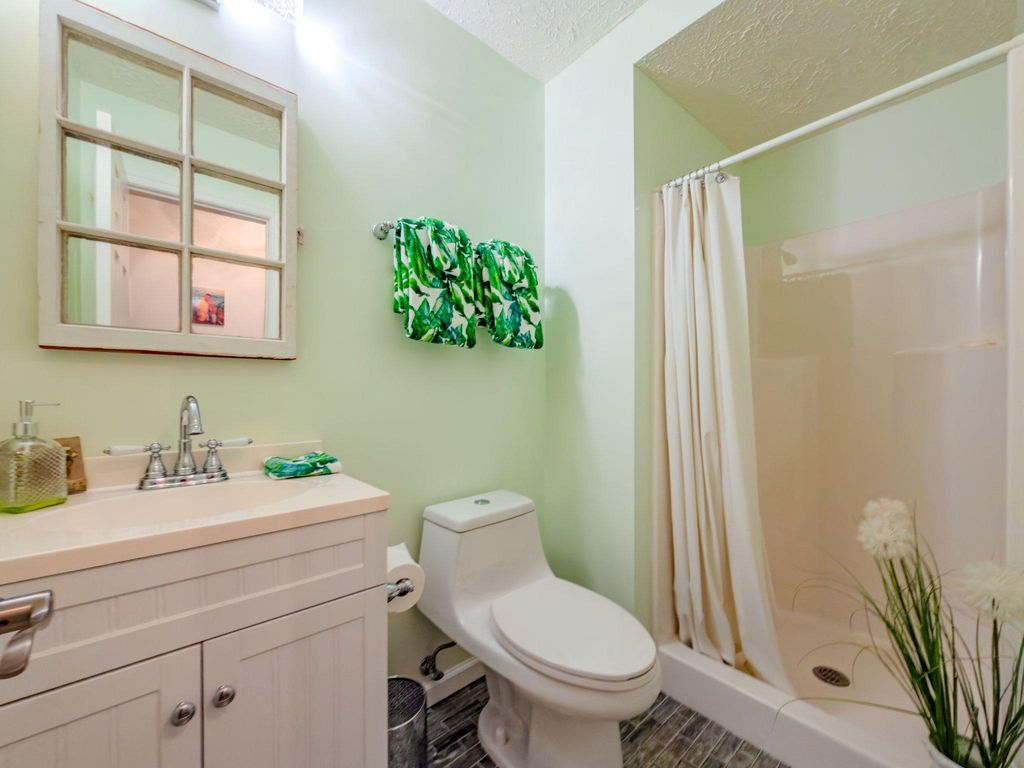 Image 32 of property listing at 870 BAYRIDGE DR, Gaithersburg, MD 20878