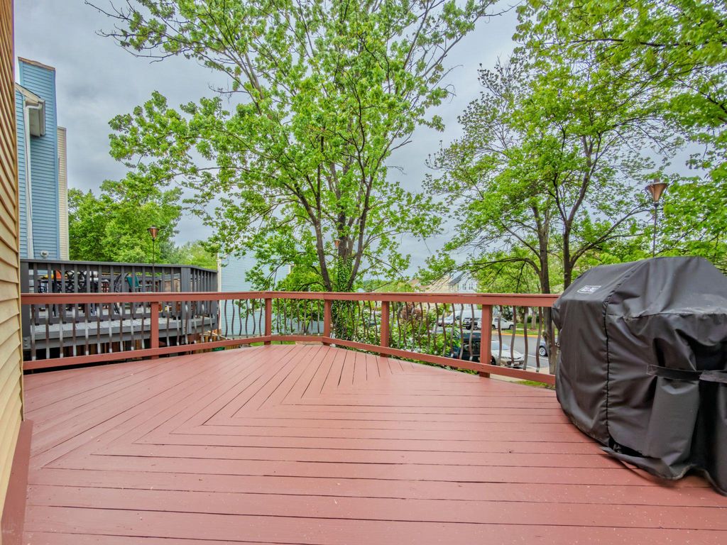 Image 38 of property listing at 870 BAYRIDGE DR, Gaithersburg, MD 20878