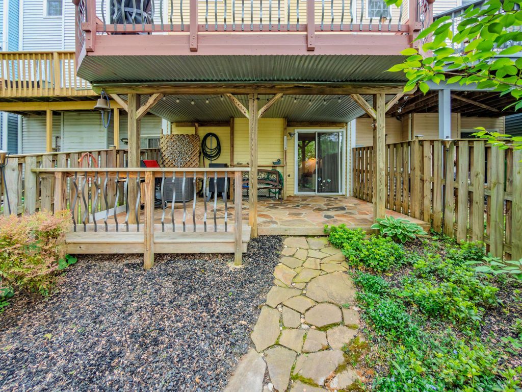 Image 43 of property listing at 870 BAYRIDGE DR, Gaithersburg, MD 20878