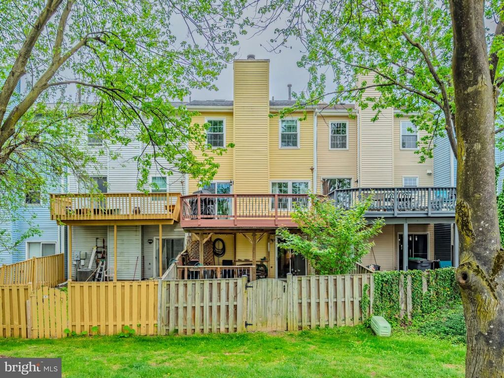 Image 46 of property listing at 870 BAYRIDGE DR, Gaithersburg, MD 20878