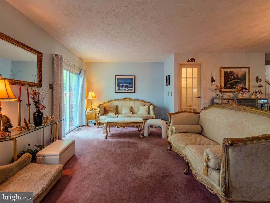 Image 10 of property listing at 870 BAYRIDGE DR, Gaithersburg, MD 20878