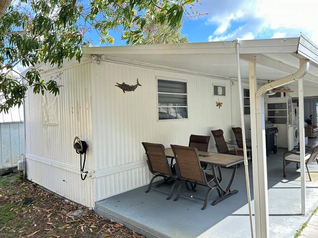 615 Alamanda Lane, Deerfield Beach, FL 33442