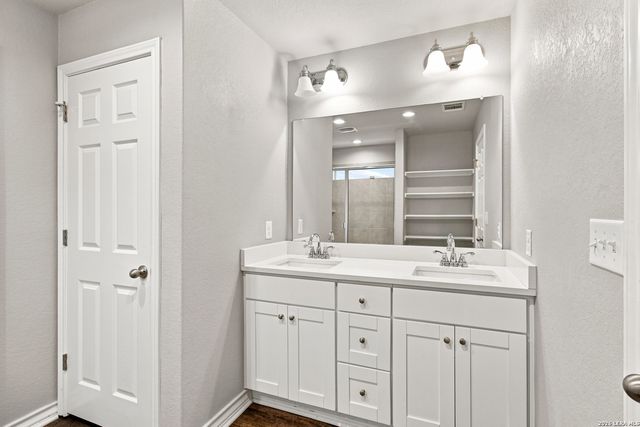 21018 CHESTNUT CV, San Antonio, TX 78266