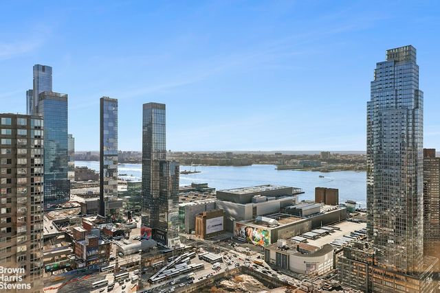 500 W 43rd St Apt 9J, New York City, NY 10036