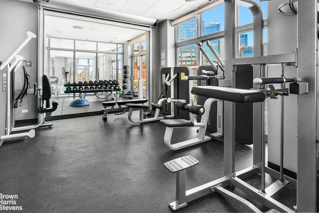 500 W 43rd St Apt 9J, New York City, NY 10036