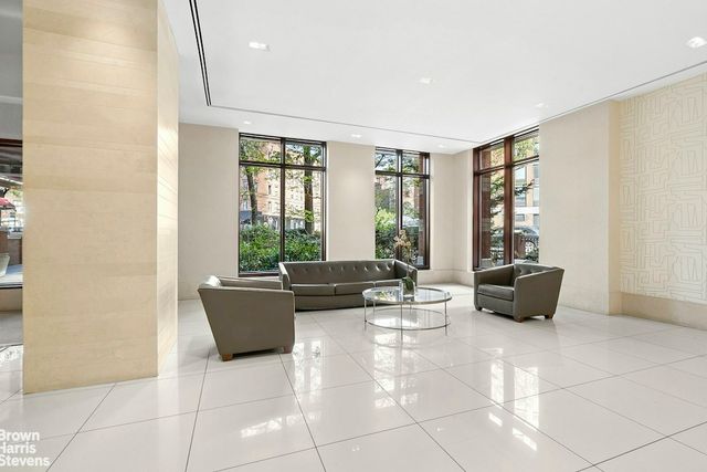 500 W 43rd St Apt 9J, New York City, NY 10036