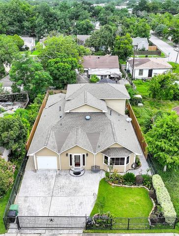 6825 Japonica Street, Houston, TX 77087