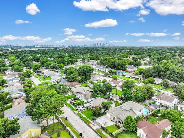 6825 Japonica Street, Houston, TX 77087