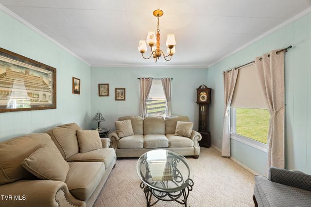 38245 Loves Mill Road, Chilhowie, VA 24319