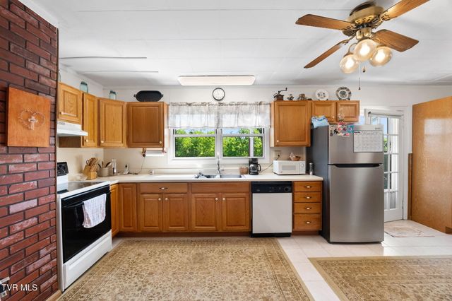 38245 Loves Mill Road, Chilhowie, VA 24319