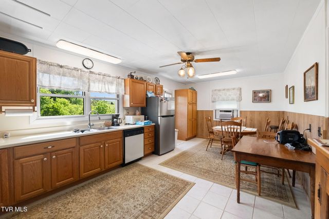 38245 Loves Mill Road, Chilhowie, VA 24319