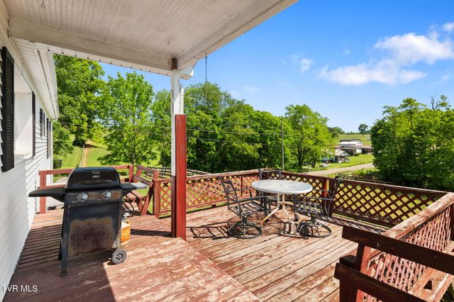 38245 Loves Mill Road, Chilhowie, VA 24319