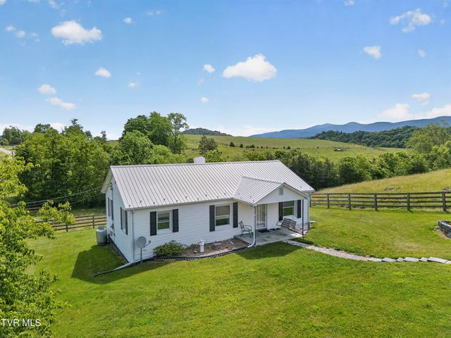 38245 Loves Mill Road, Chilhowie, VA 24319