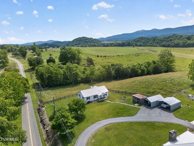 38245 Loves Mill Road, Chilhowie, VA 24319
