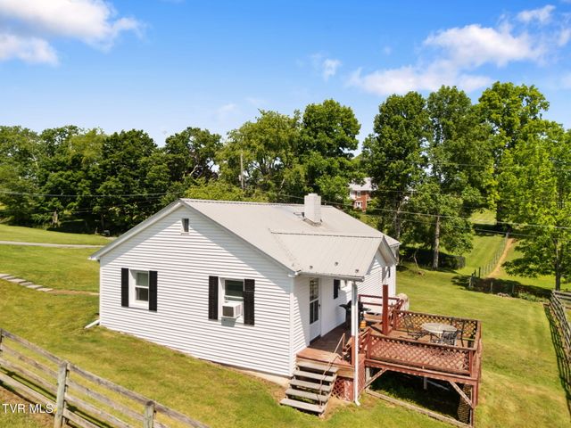 38245 Loves Mill Road, Chilhowie, VA 24319