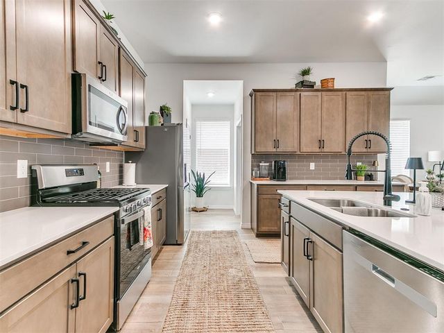 9021 NW 149th Terrace, Yukon, OK 73099