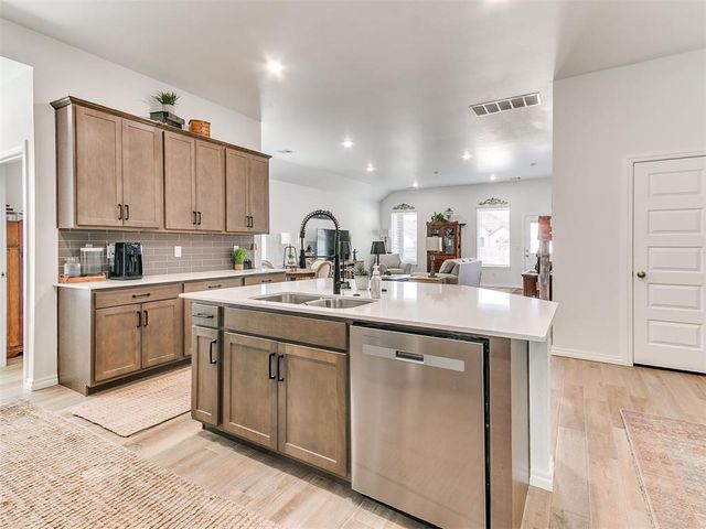 9021 NW 149th Terrace, Yukon, OK 73099