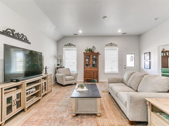 9021 NW 149th Terrace, Yukon, OK 73099