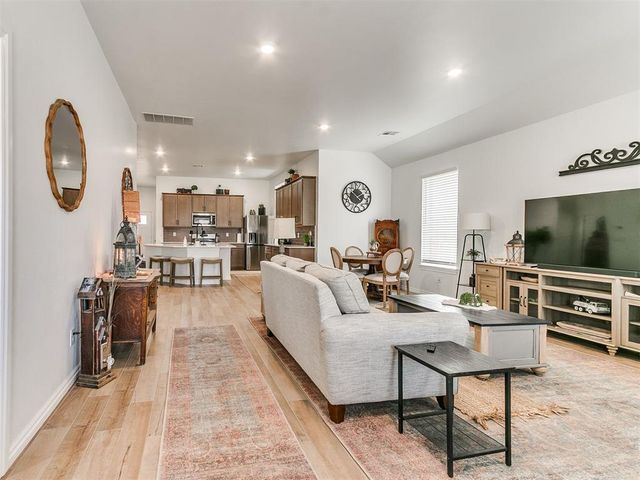 9021 NW 149th Terrace, Yukon, OK 73099