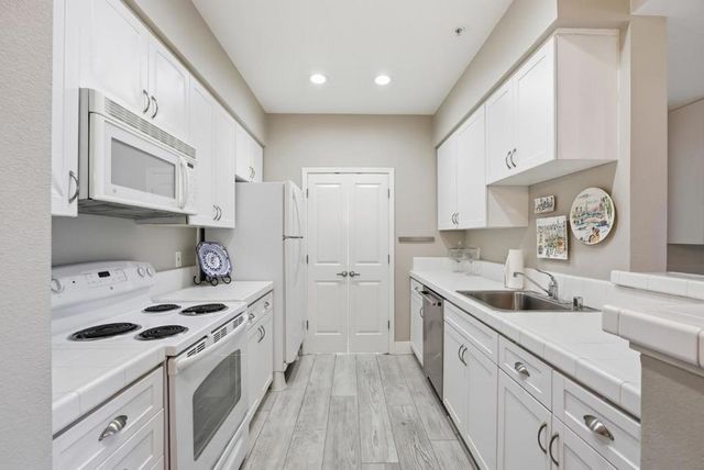 1982 W Bayshore Road 310, East Palo Alto, CA 94303