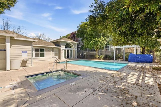 1982 W Bayshore Road 310, East Palo Alto, CA 94303