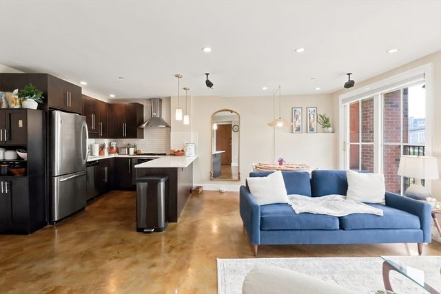 64-66 Salem Street 5R, Boston, MA 02113