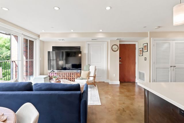 64-66 Salem Street 5R, Boston, MA 02113