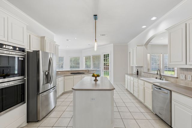 4412 Crown Knoll Circle, Flower Mound, TX 75028