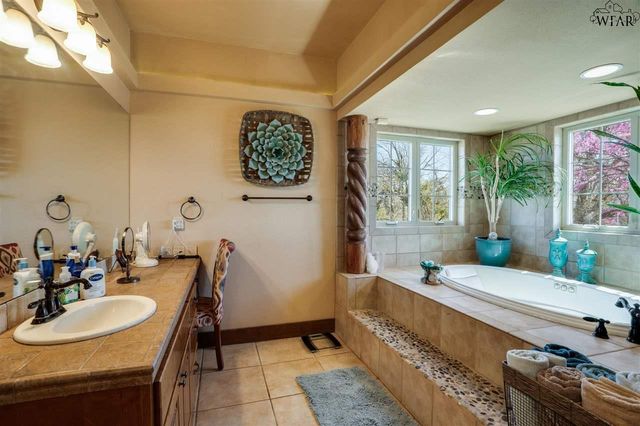 248464 East 1984 Lane, Devol, OK 73531