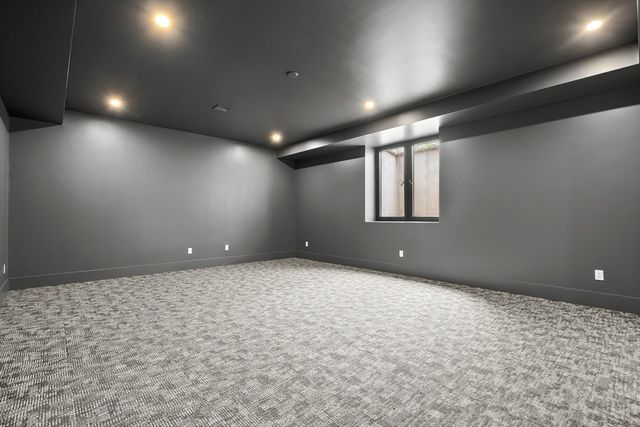 5 Deer Path Ln, Weston, MA 02493