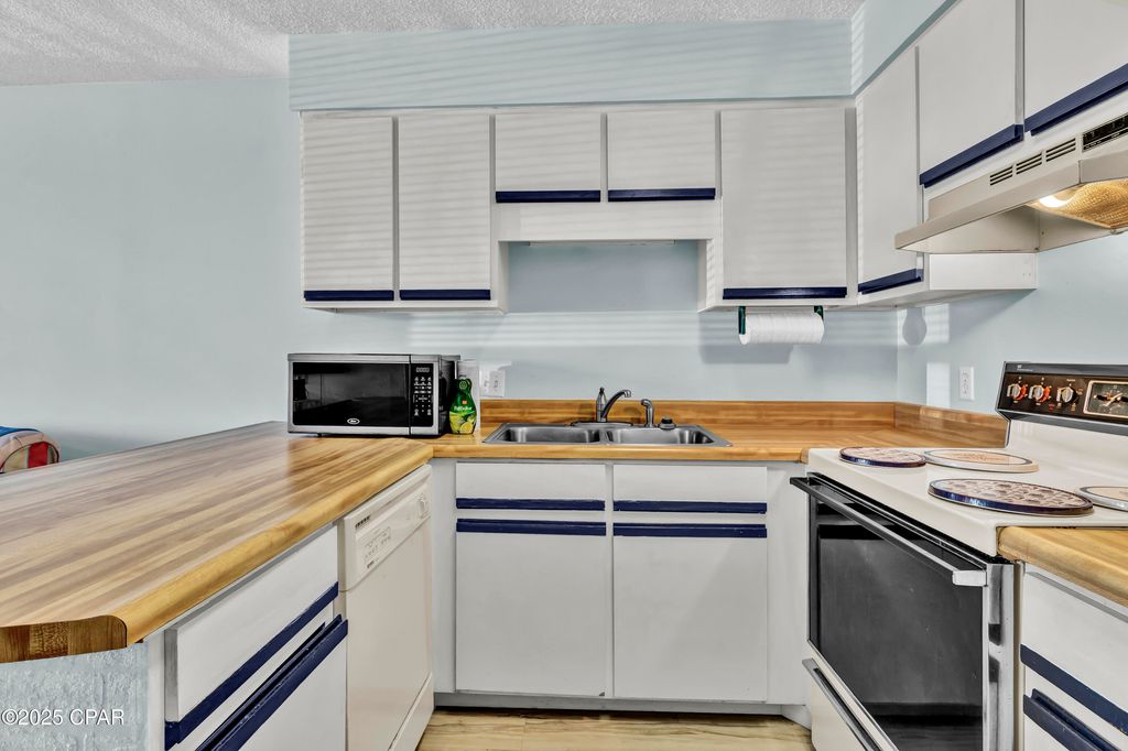 Image 10 of property listing at 506 E El Centro Boulevard 506B, Panama City Beach, FL 32413