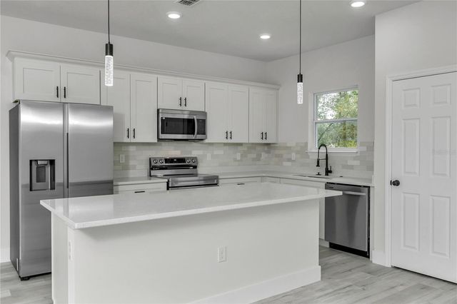 7248 N RADCLIFF AVENUE, Citrus Springs, FL 34434