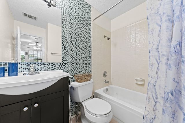 420 Santa Fe Trail 123, Irving, TX 75063
