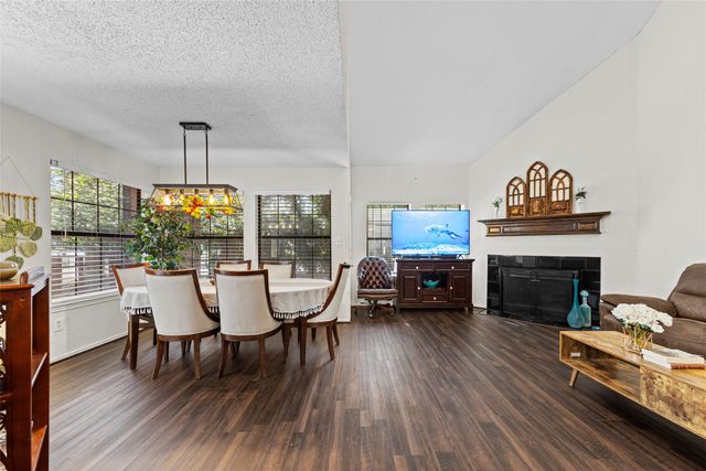 420 Santa Fe Trail 123, Irving, TX 75063