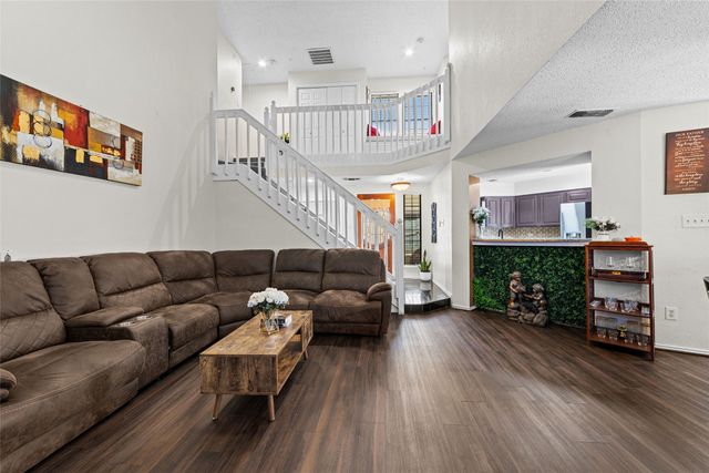 420 Santa Fe Trail 123, Irving, TX 75063