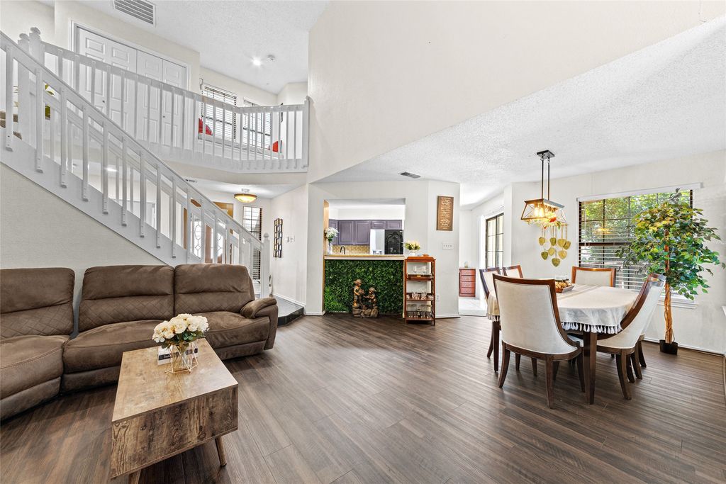 420 Santa Fe Trail 123, Irving, TX 75063