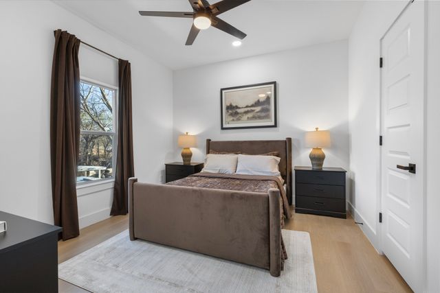 1511 S Barry Avenue, Dallas, TX 75223