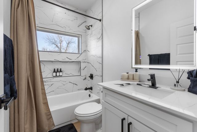 1511 S Barry Avenue, Dallas, TX 75223