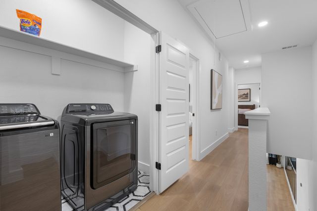 1511 S Barry Avenue, Dallas, TX 75223