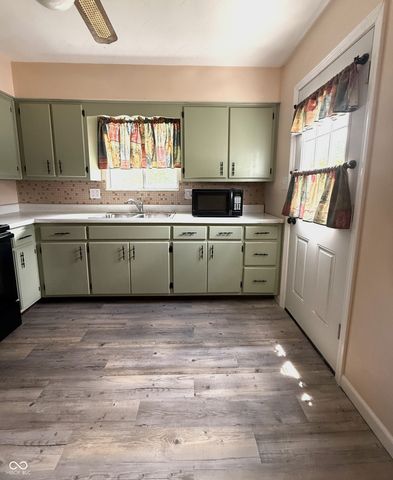 5335 Norcroft Drive, Indianapolis, IN 46221